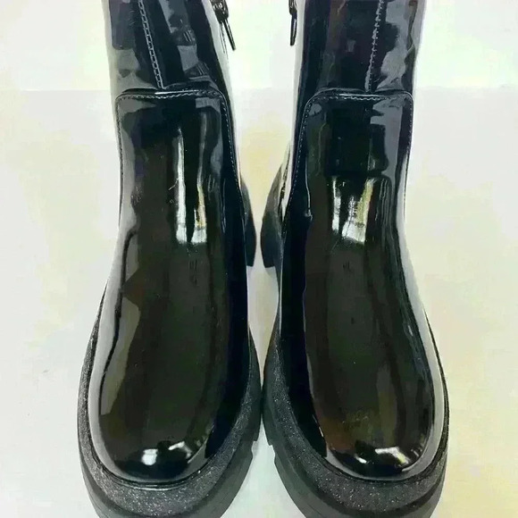 NEW! Steve Madden Kids' Trap Boot in Black Patent Boot - Picture 3 of 8